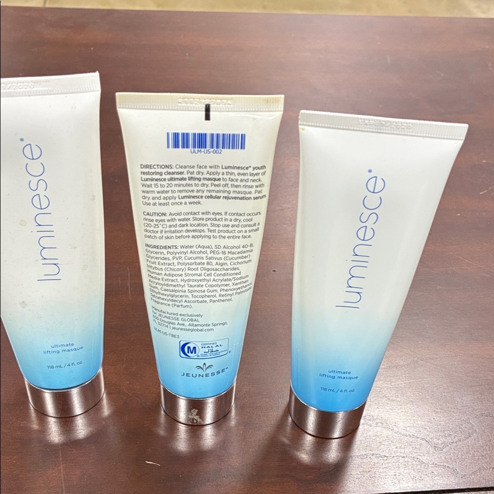 Luminess Youth Restoring Moisturizer - Blue and White